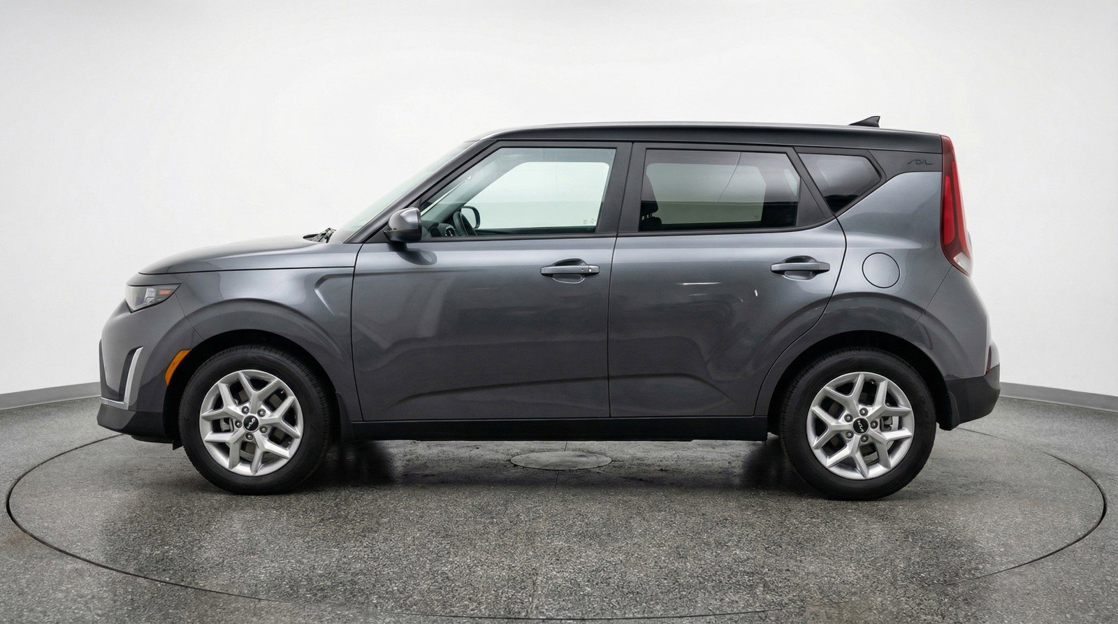 Used 2025 Kia Soul LX w/ LX Technology Package FWD image 5