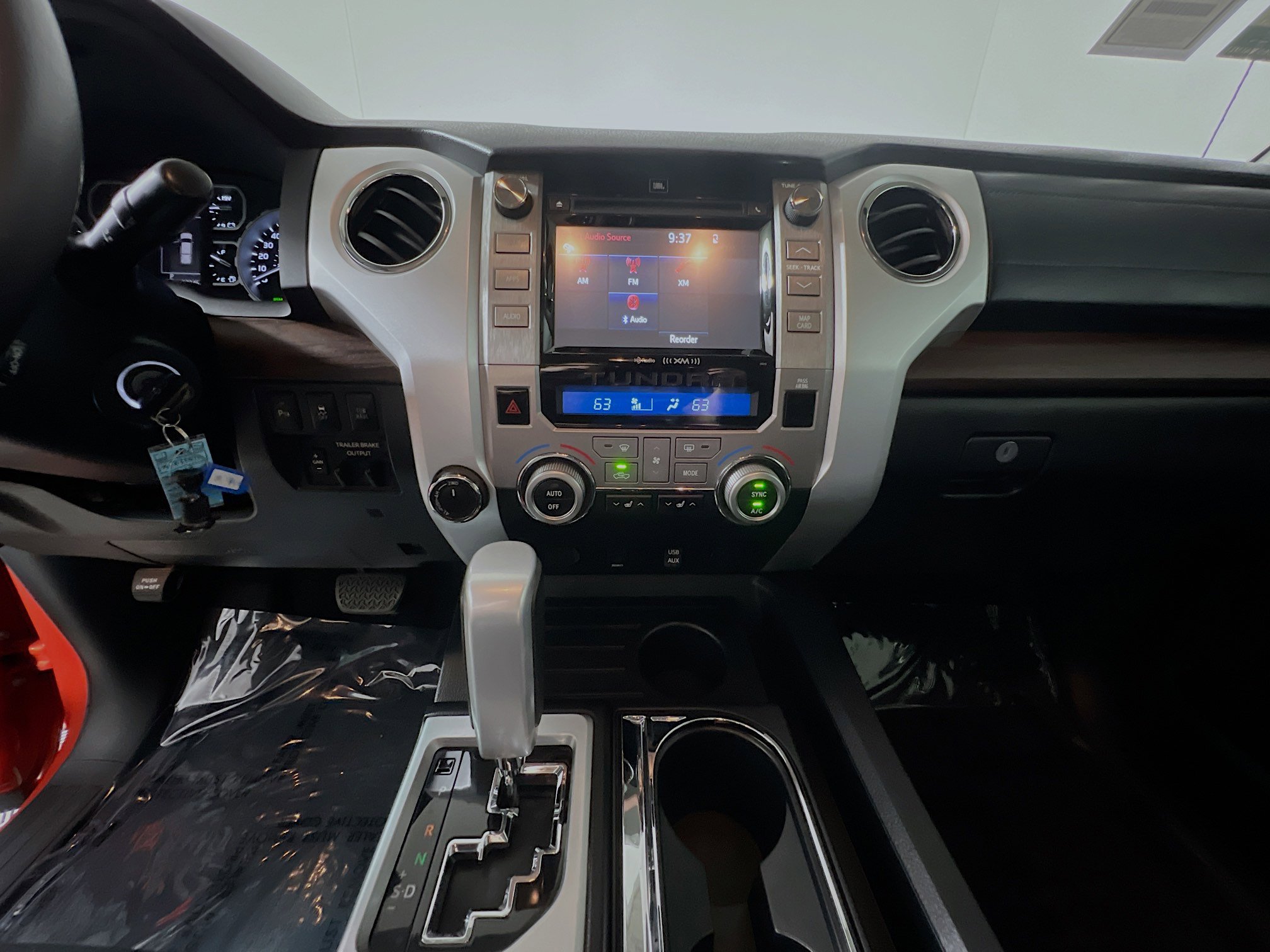 Used 2018 Toyota Tundra Limited w/ Limited Premium Package image 25