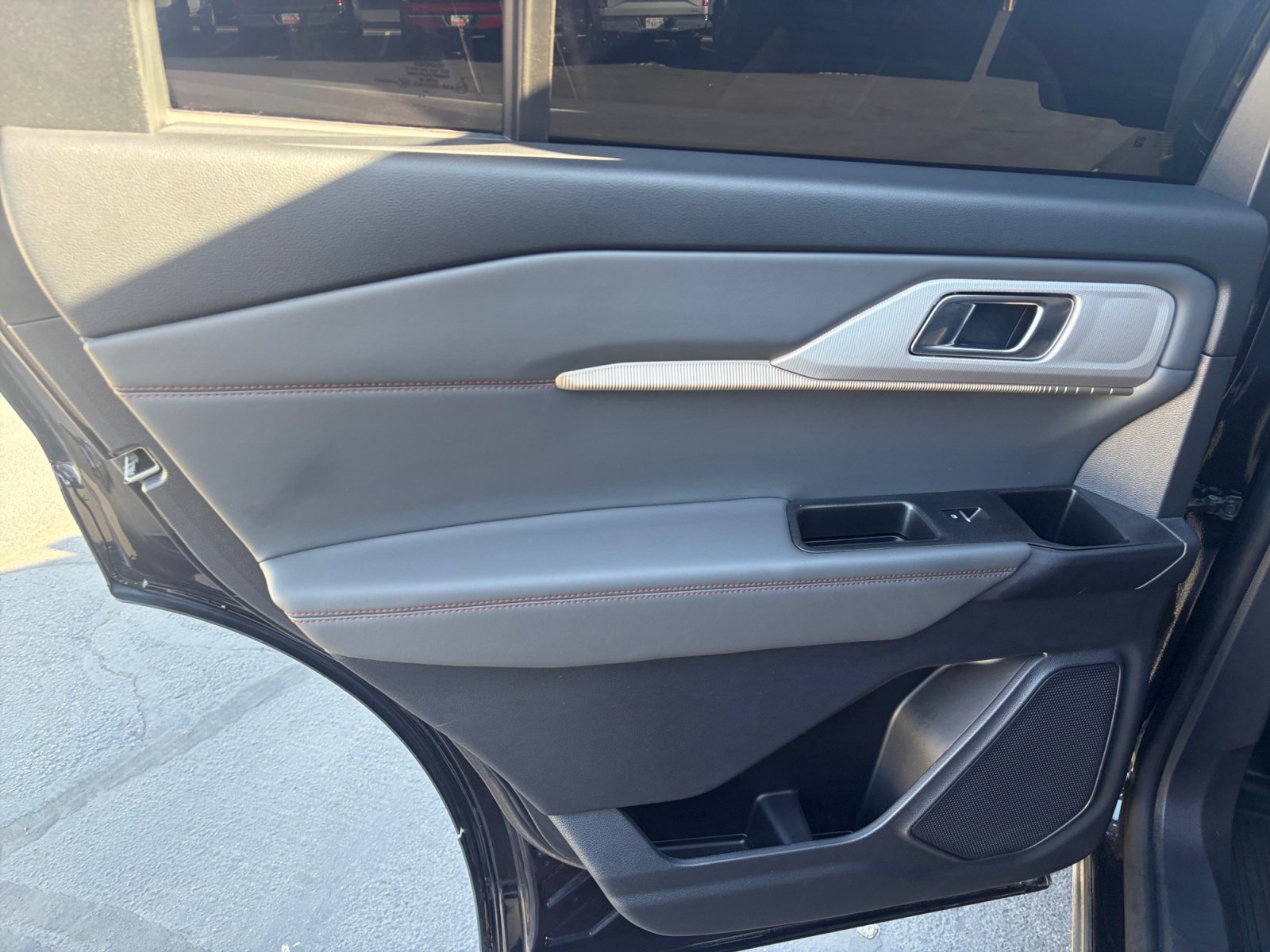 Used 2025 Ford Explorer Active w/ Active Comfort Package AWD/4WD image 25