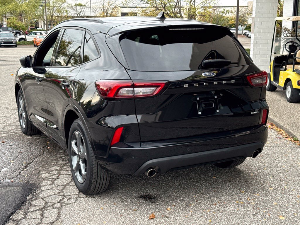 Used 2024 Ford Escape ST-Line w/ Tech Pack #1 AWD/4WD image 11