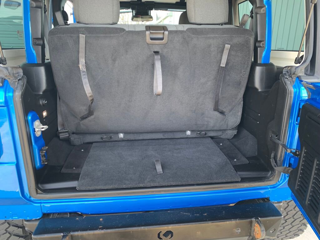 Used 2024 Jeep Wrangler Willys image 21