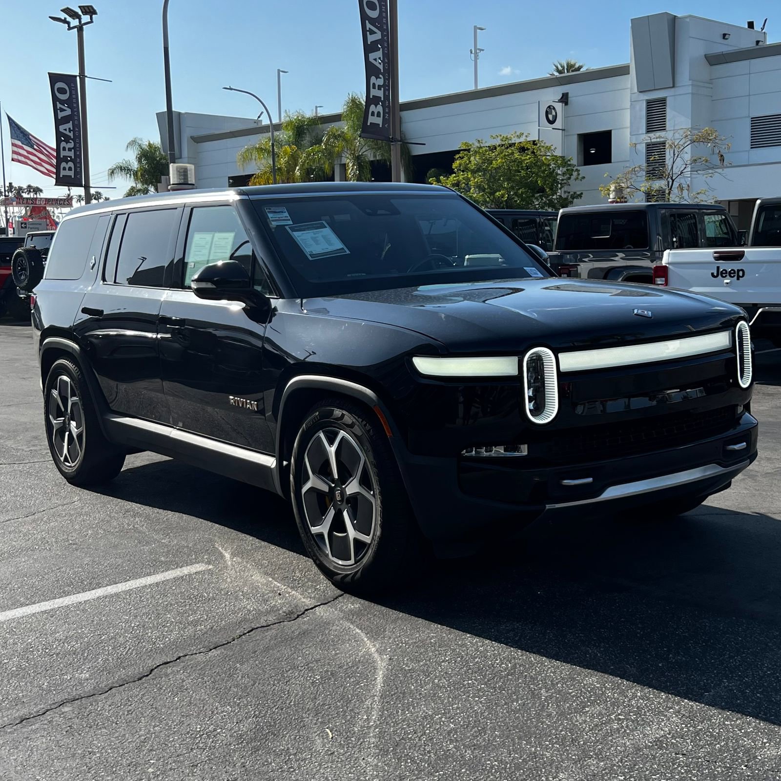 Used 2023 Rivian R1S Adventure AWD/4WD image 6