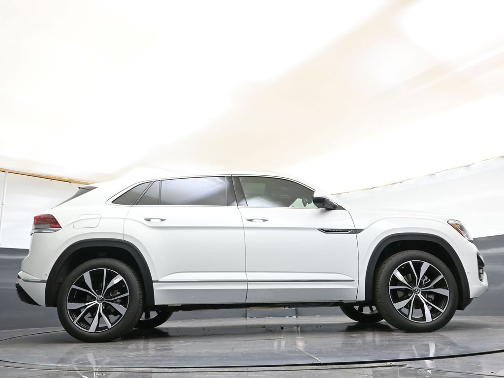 Used 2025 Volkswagen Atlas Cross Sport SEL Premium R-Line image 34