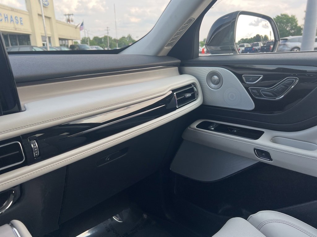 New 2025 Lincoln Aviator Reserve w/ Equipment Group 201A image 38