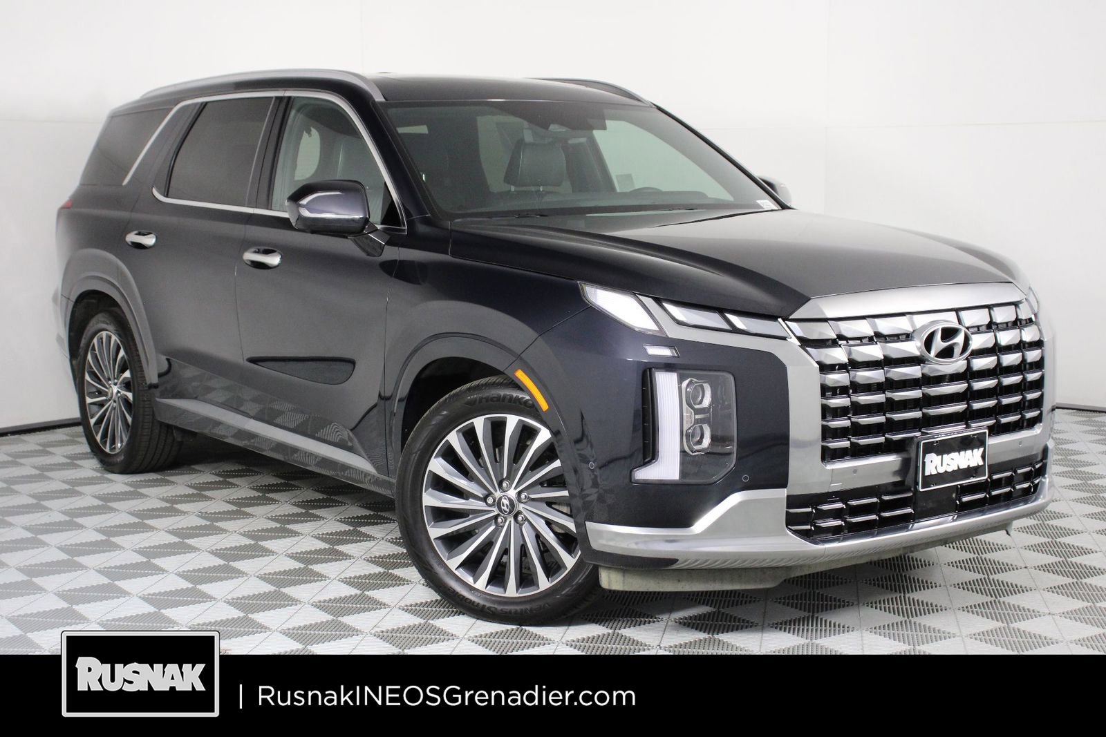Used 2024 Hyundai Palisade Calligraphy image 1