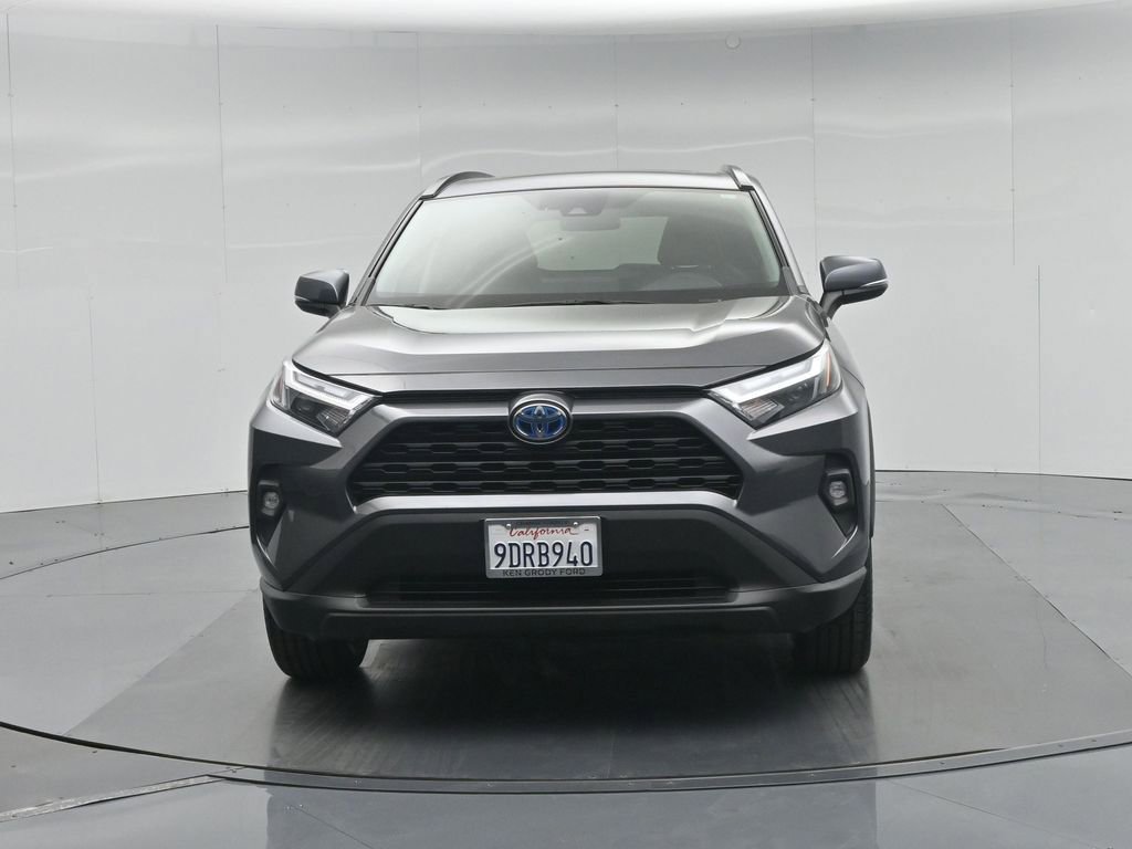 Used 2022 Toyota RAV4 XLE Premium AWD/4WD image 26
