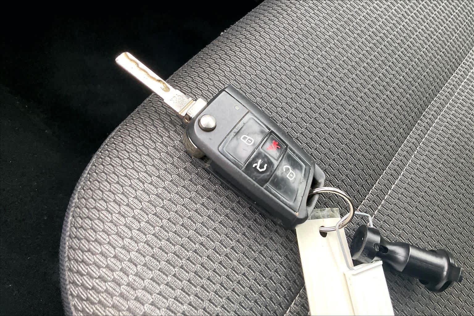 Used 2019 Volkswagen Golf S FWD image 12