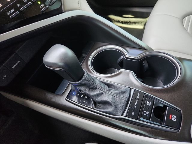 Used 2022 Toyota Camry SE FWD image 25