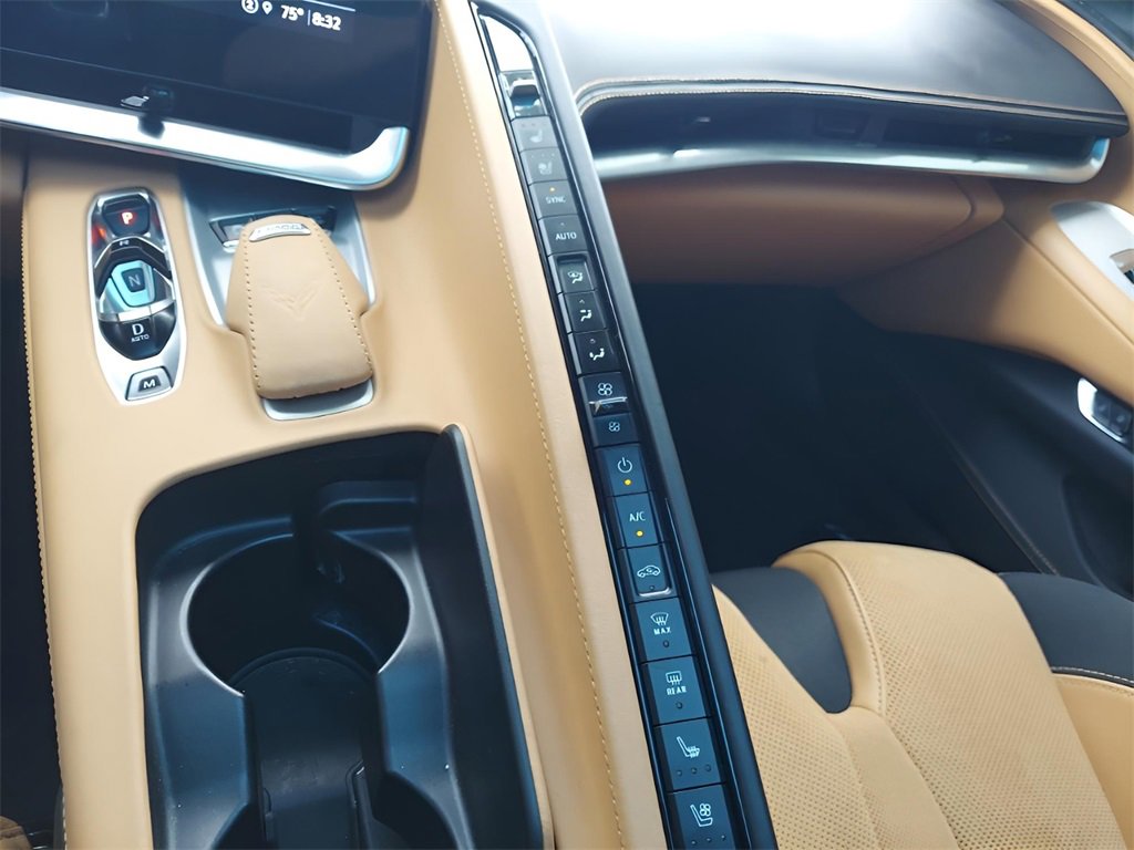 Used 2021 Chevrolet Corvette Stingray Premium Cpe w/ Z51 Performance Package image 22