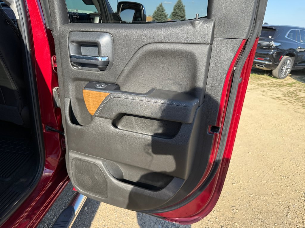 Used 2018 Chevrolet Silverado 1500 LTZ w/ Sport Package AWD/4WD image 37