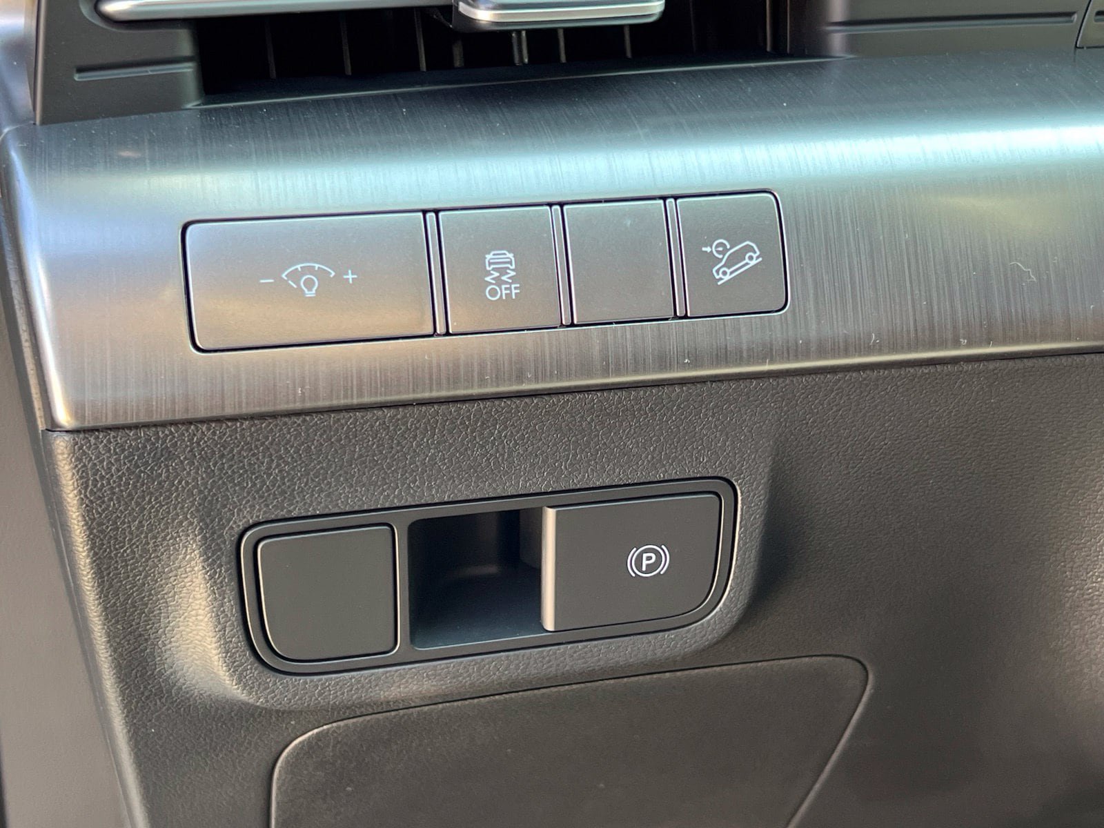 New 2027 Hyundai Kona SE FWD image 23