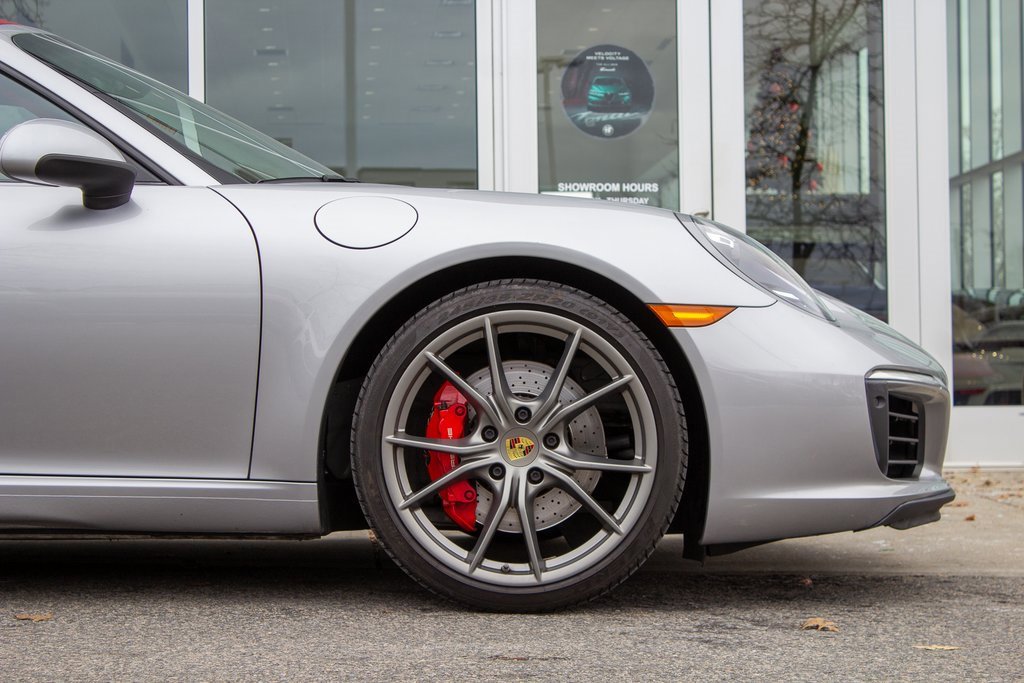 Used 2018 Porsche 911 Carrera S image 5