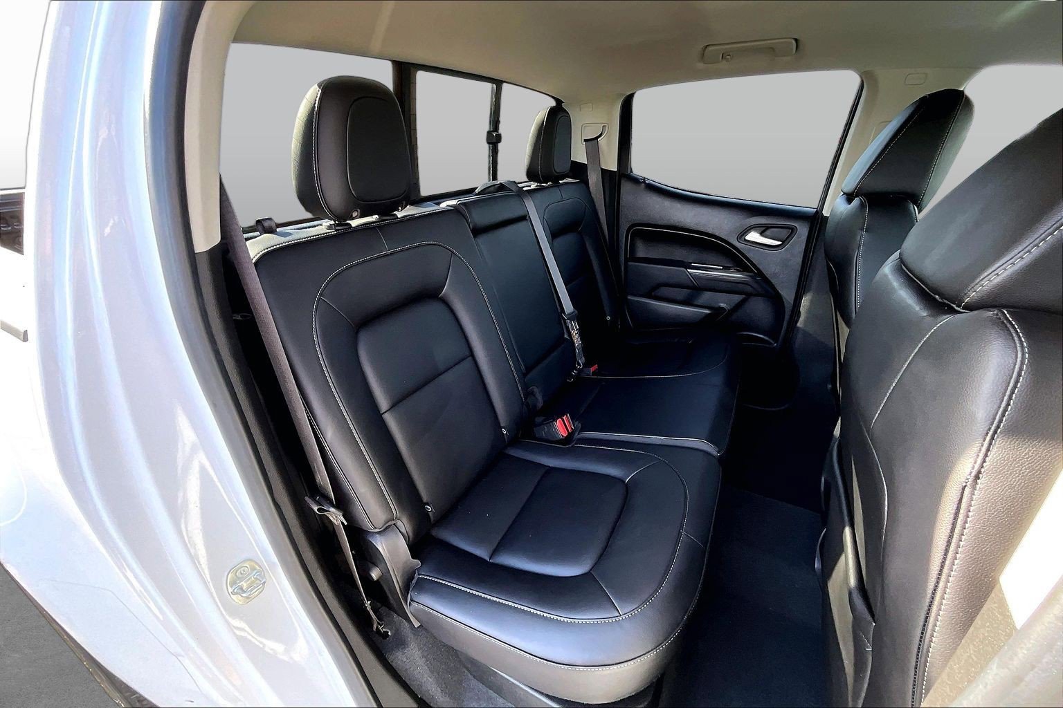Used 2022 Chevrolet Colorado LT w/ Luxury Package RWD image 25