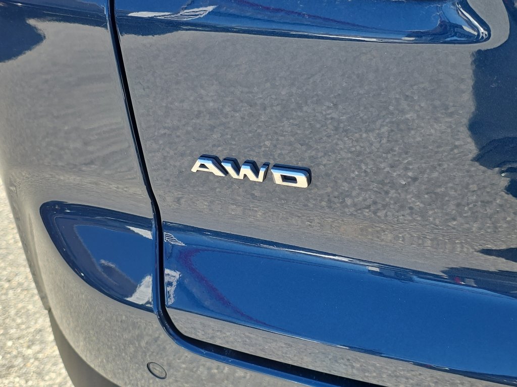 Used 2022 Cadillac XT4 Premium Luxury w/ Enhanced Visibility Package image 12