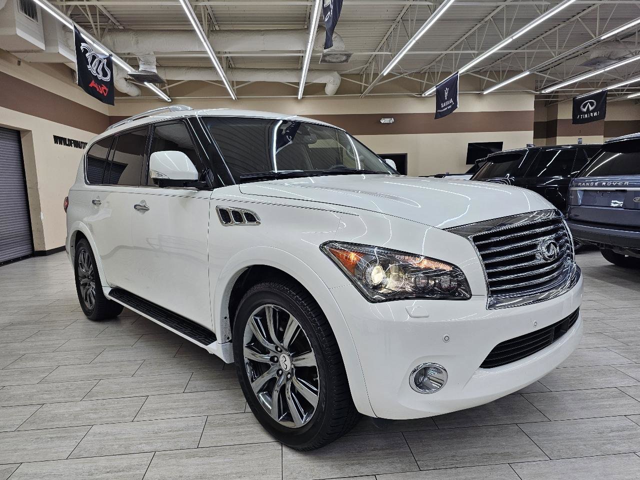 Used 2014 INFINITI QX80 2WD w/ Deluxe Touring Package image 4
