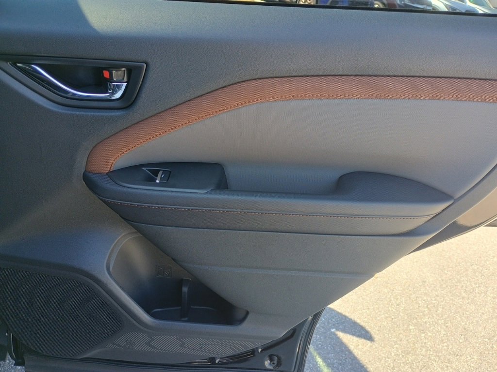 Used 2025 Subaru Forester Sport w/ Popular Package image 19