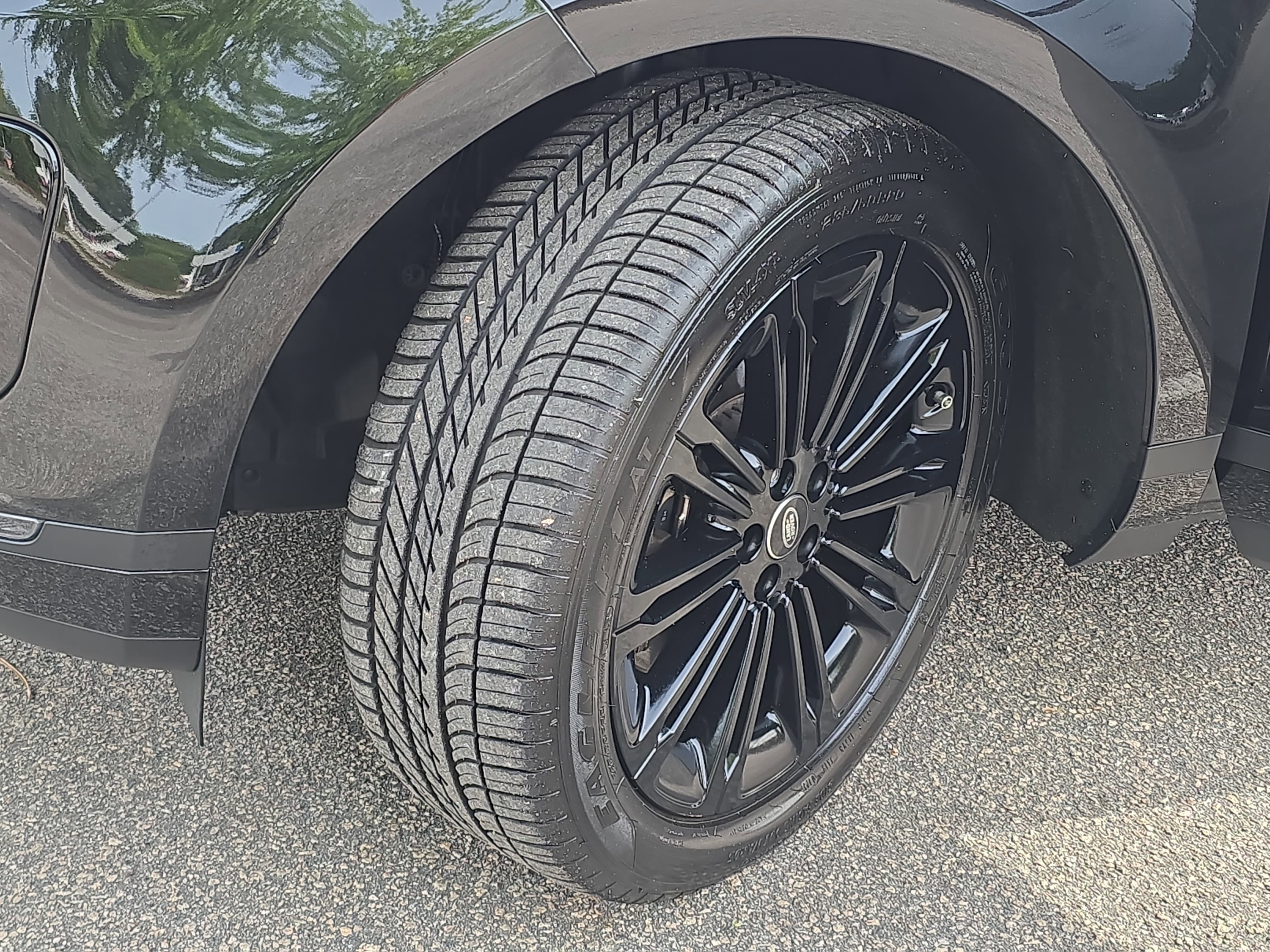 Certified 2024 Land Rover Range Rover Evoque S image 33