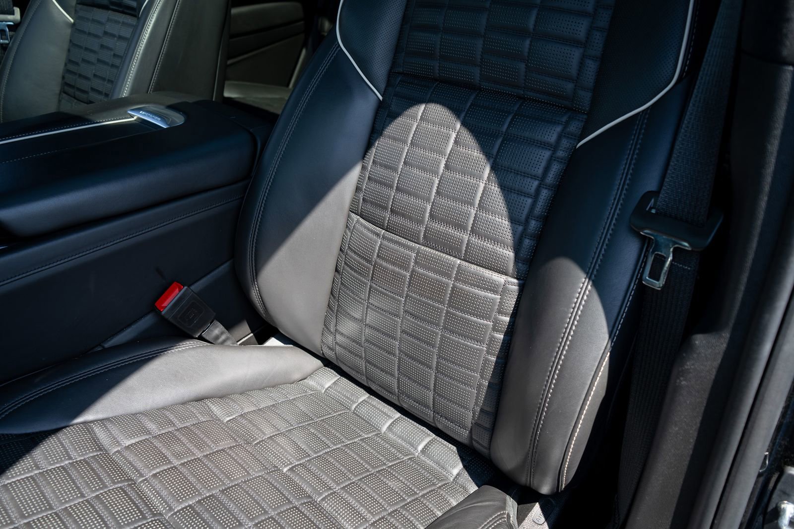 Used 2023 Cadillac Escalade V AWD/4WD image 28