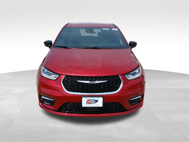 New 2026 Chrysler Pacifica Select image 3