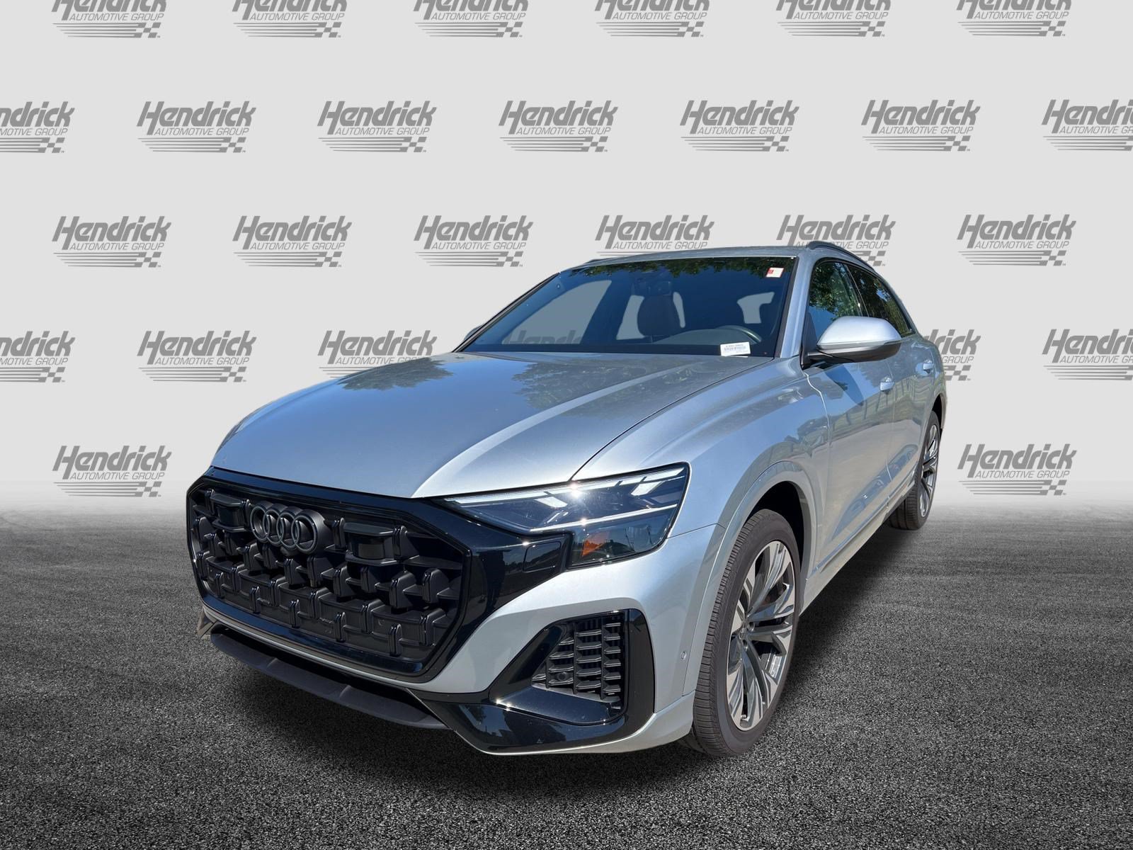 Used 2024 Audi Q8 Premium AWD/4WD image 5