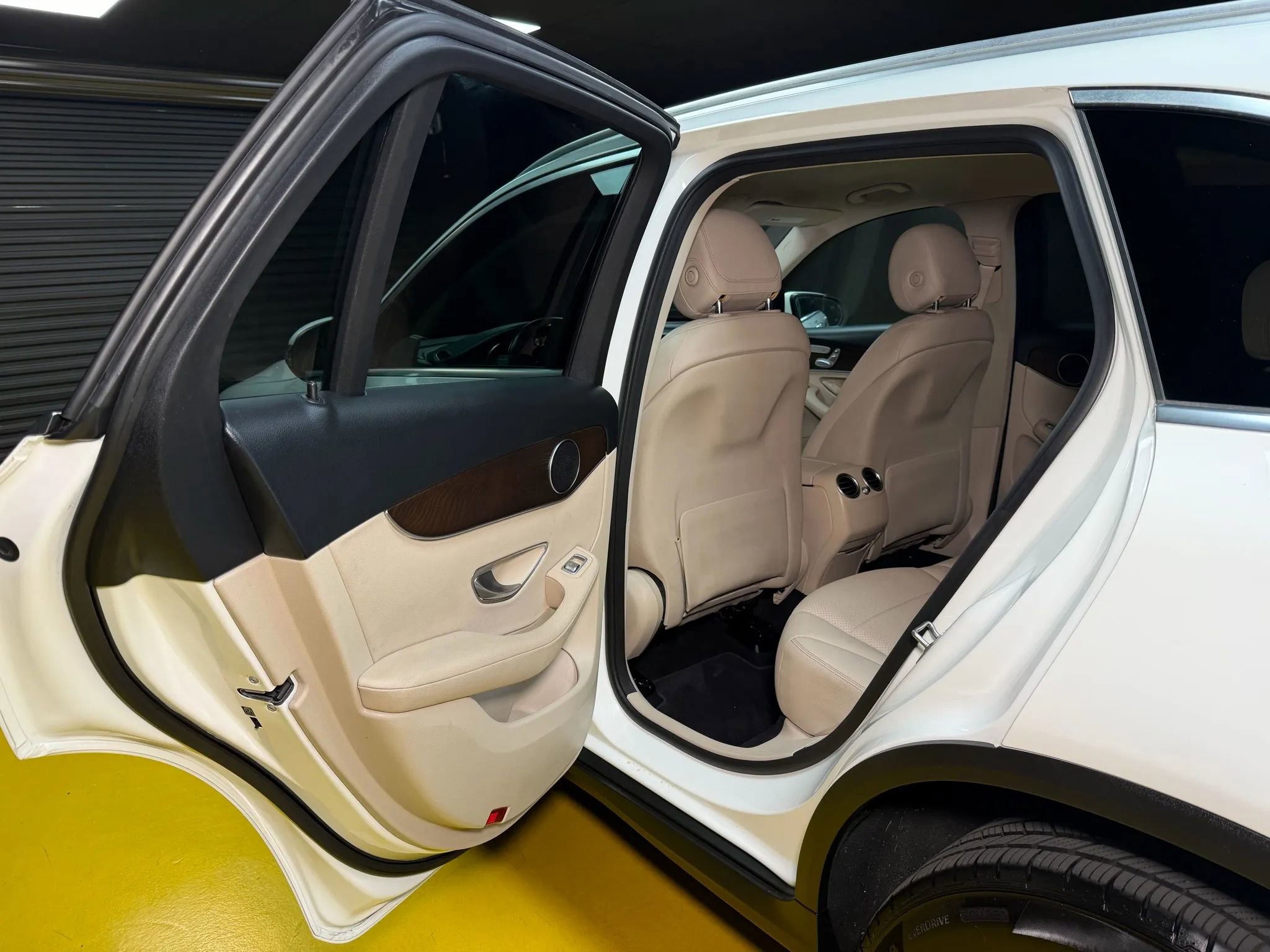 Used 2019 Mercedes-Benz GLC 300 image 18