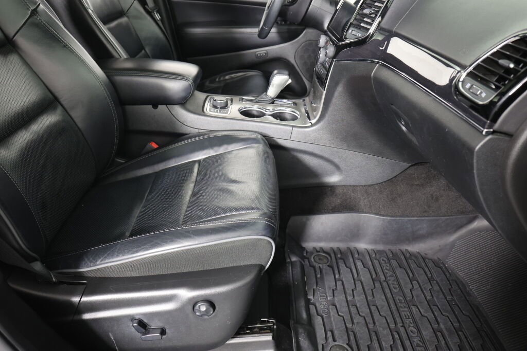 Used 2019 Jeep Grand Cherokee Overland image 28