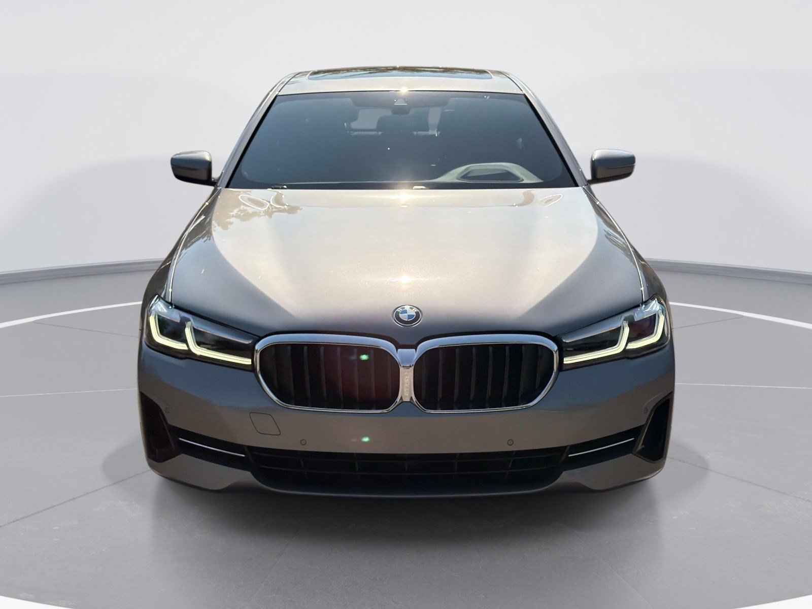 Certified 2023 BMW 530i w/ Premium Package RWD image 3