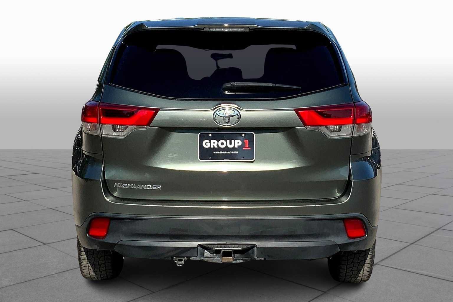 Used 2019 Toyota Highlander LE FWD image 5