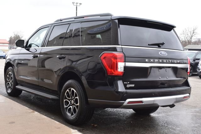 Used 2024 Ford Expedition XLT image 11