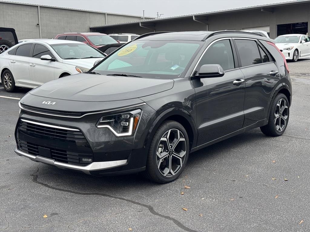 New 2025 Kia Niro SX Touring image 6
