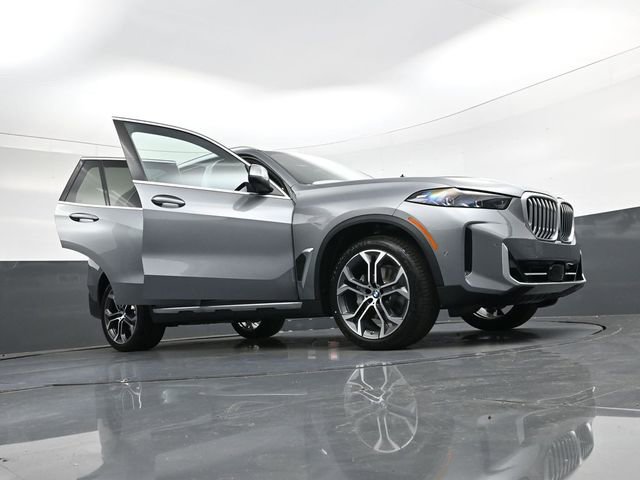 New 2026 BMW X5 xDrive40i w/ Climate Comfort Package image 41