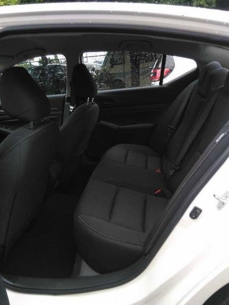 Used 2024 Nissan Altima 2.5 SV FWD image 5