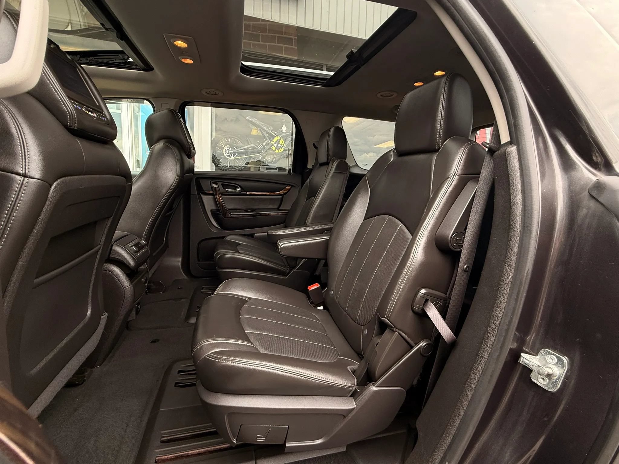 Used 2016 GMC Acadia Denali AWD/4WD image 11