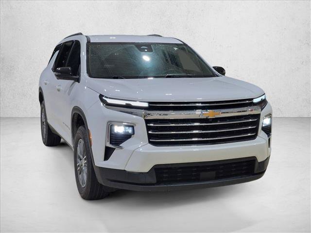 Used 2024 Chevrolet Traverse LT FWD image 3