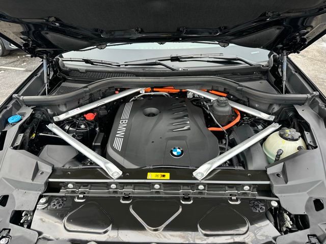 Certified 2025 BMW X5 xDrive50e w/ Climate Comfort Package image 12
