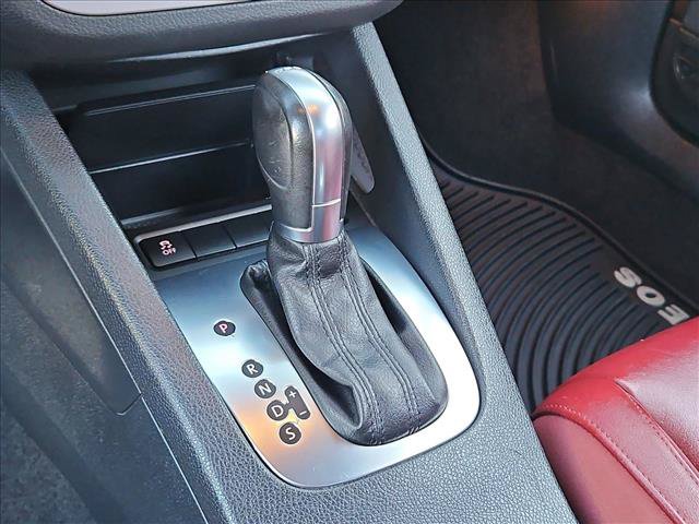 Used 2013 Volkswagen Eos Executive FWD image 12