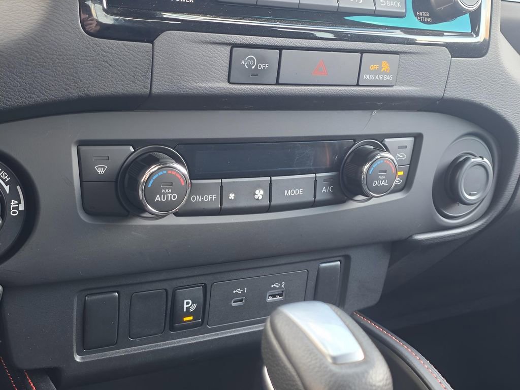 Used 2024 Nissan Frontier PRO-4X w/ Technology Package image 24