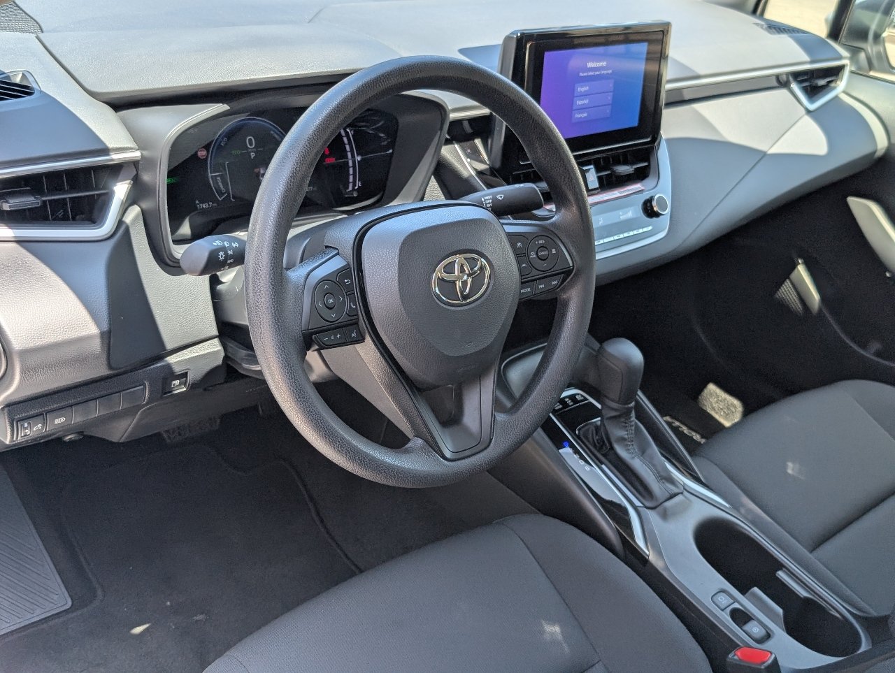 Used 2026 Toyota Corolla LE w/ Carpet Mat Package (TMS) FWD image 14