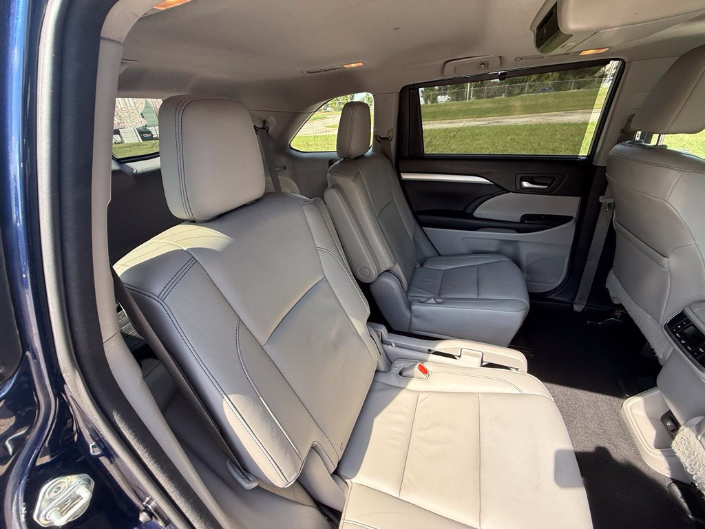 Used 2015 Toyota Highlander XLE AWD/4WD image 38
