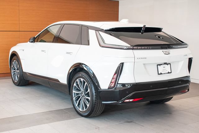Used 2025 Cadillac Lyriq Sport w/ LPO, Floor Liner Package AWD/4WD image 8