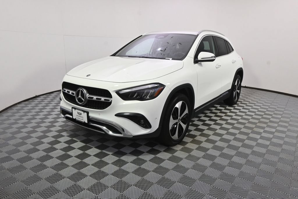 Used 2025 Mercedes-Benz GLA 250 4MATIC image 1