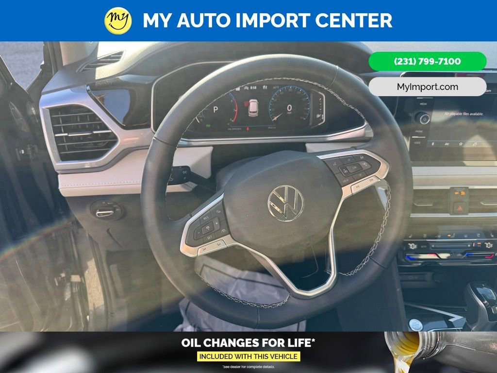 Used 2025 Volkswagen Taos SEL w/ Black Wheel Plus Package AWD/4WD image 9