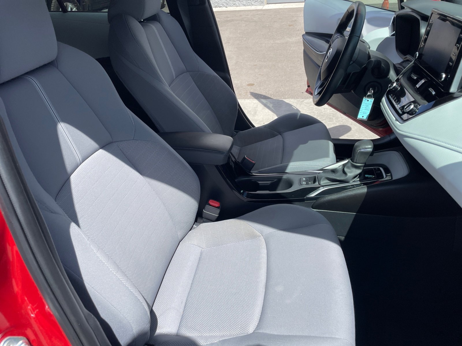 Used 2020 Toyota Corolla SE FWD image 29