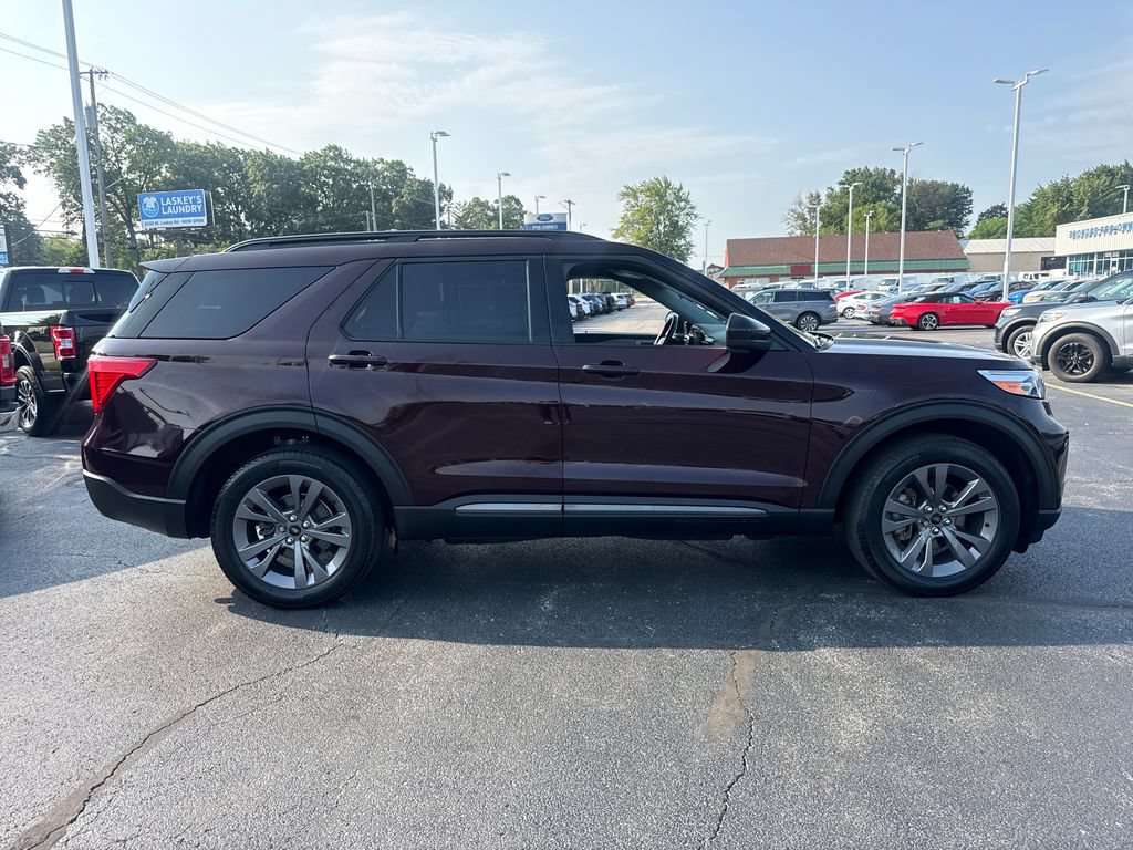 Used 2023 Ford Explorer XLT w/ Equipment Group 202A AWD/4WD image 7