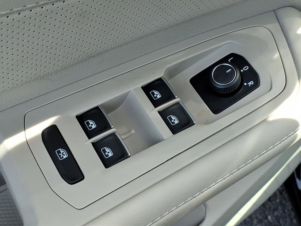 New 2026 Volkswagen Atlas SE image 11