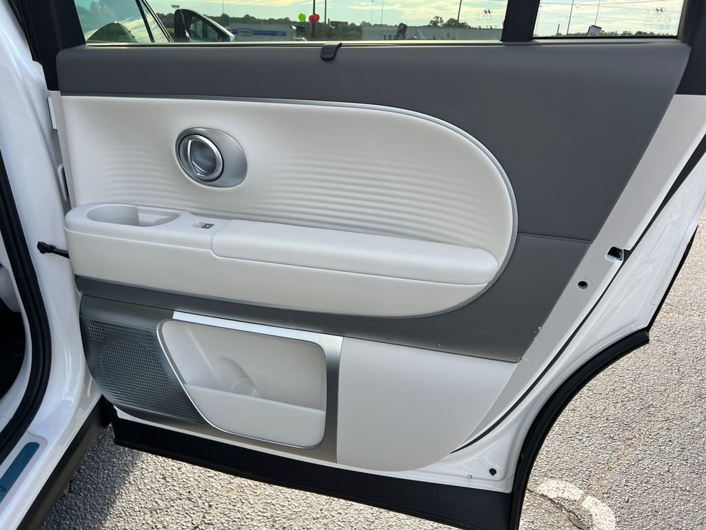 New 2026 Hyundai Ioniq 9 Limited image 16