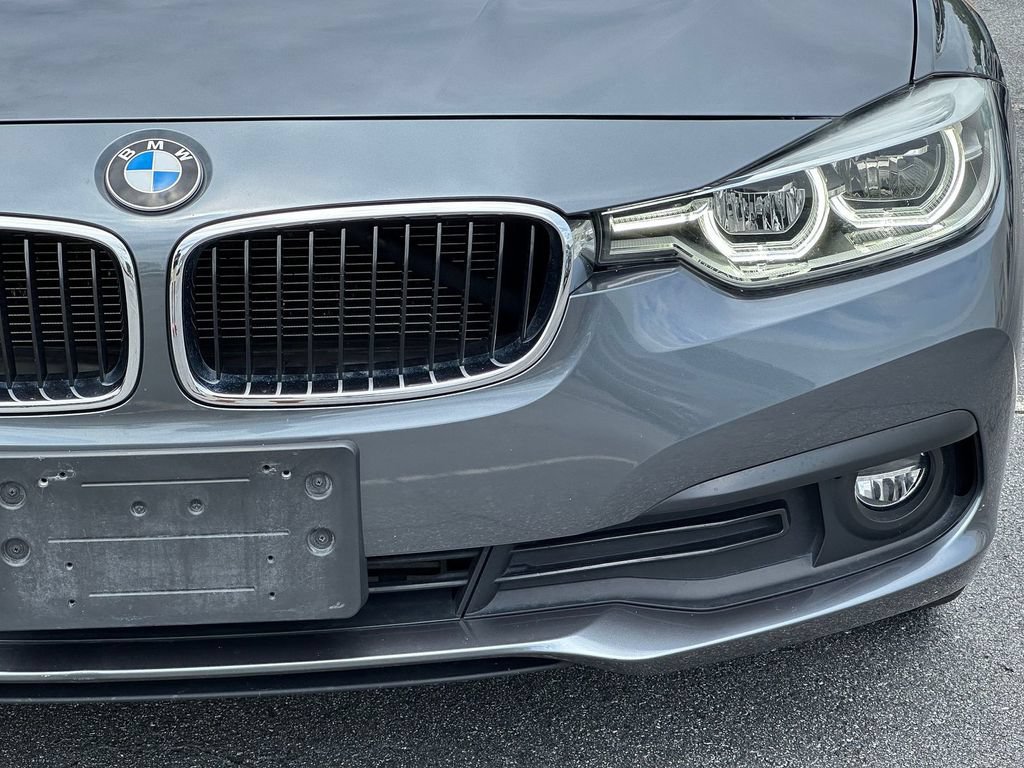 Used 2018 BMW 320i Sedan RWD image 9