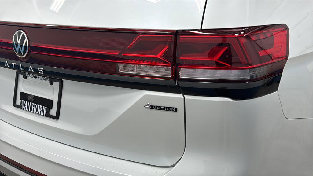Used 2024 Volkswagen Atlas Peak Edition SEL image 39