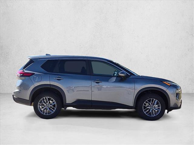 Used 2026 Nissan Rogue SV AWD/4WD image 4
