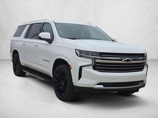 Used 2022 Chevrolet Suburban LT w/ LT Signature Package AWD/4WD image 3